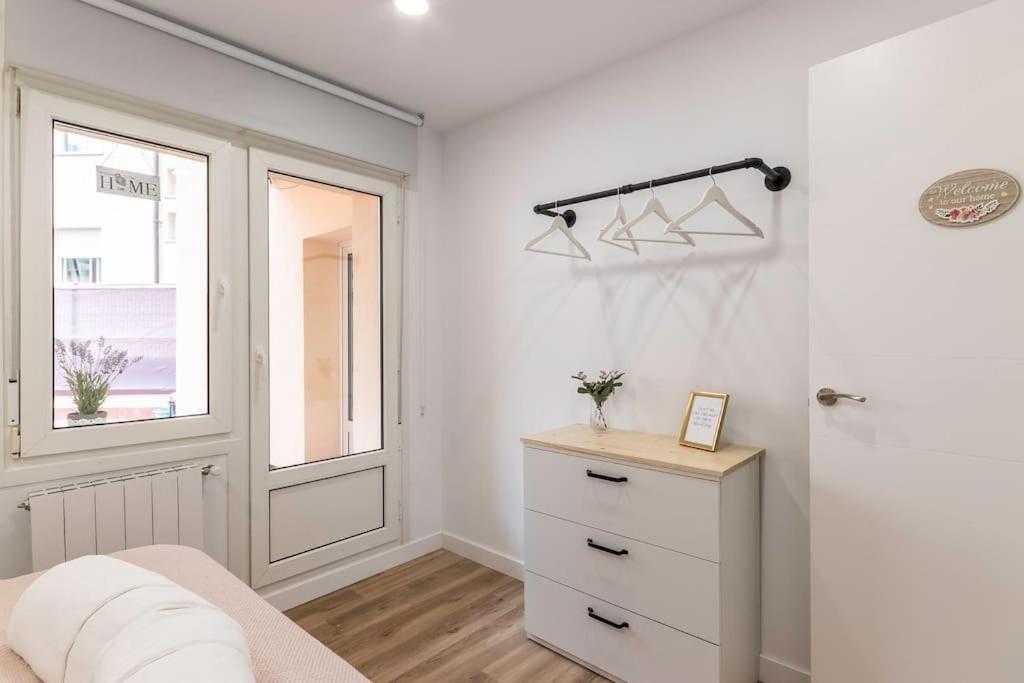 Apt In The Old Town With Cool Terrace!! Private Parking บิลเบา ภายนอก รูปภาพ